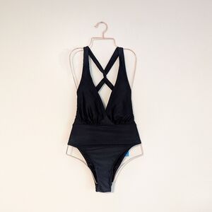 Cupshe Black One-piece Swimsuit with Tie-back And Ruching